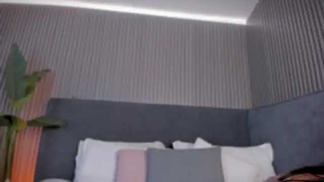 emelie 89 online show from April 23, 2026, 12:22 pm