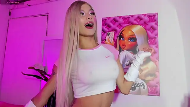 Snapshot of violeta_prince chatting on October 18, 2025, 11:01 am violeta prince online show from October 18, 2025, 11:01 am