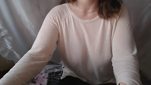 Burberrry  online show from April 27, 2026, 4:49 pm