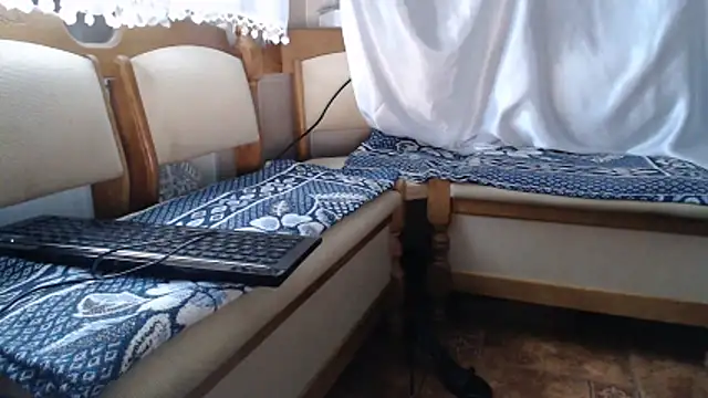 Snapshot of Burberrry_ chatting on June 6, 2026, 5:18 pm Burberrry online show from June 6, 2026, 5:18 pm