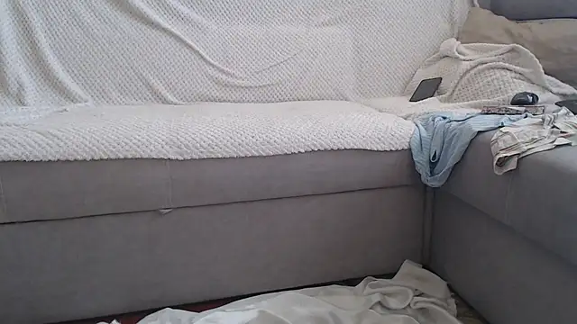 Snapshot of Burberrry_ chatting on March 9, 2026, 8:18 am Burberrry online show from March 9, 2026, 8:18 am