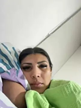Snapshot of SALOOMEE__ chatting on May 17, 2026, 2:44 am SALOOMEE online show from May 17, 2026, 2:44 am