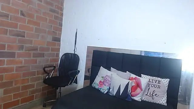 Snapshot of arenita__stone chatting on February 28, 2025, 9:33 pm arenita stone online show from February 28, 2025, 9:33 pm