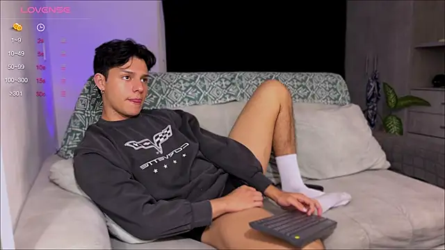 Snapshot of Alexxblue chatting on February 11, 2025, 2:03 am Alexxblue online show from February 11, 2025, 2:03 am