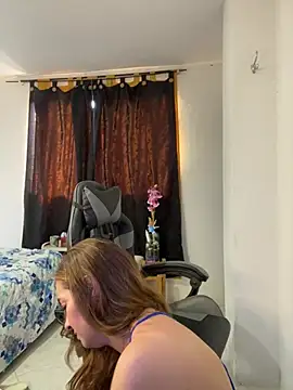 Snapshot of Alessandra_Schmoll chatting on June 1, 2026, 7:13 pm Alessandra Schmoll online show from June 1, 2026, 7:13 pm
