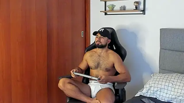 ethaanjones online show from October 14, 2025, 8:20 pm