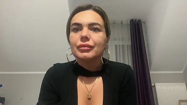 Snapshot of DESIREjenny chatting on February 18, 2025, 8:27 am DESIREjenny online show from February 18, 2025, 8:27 am