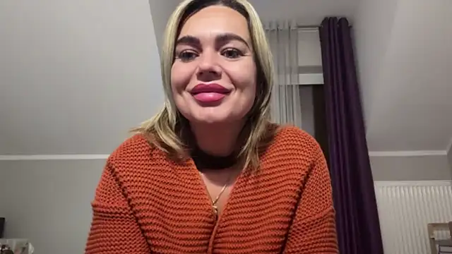 Snapshot of DESIREjenny chatting on October 3, 2025, 7:10 am DESIREjenny online show from October 3, 2025, 7:10 am