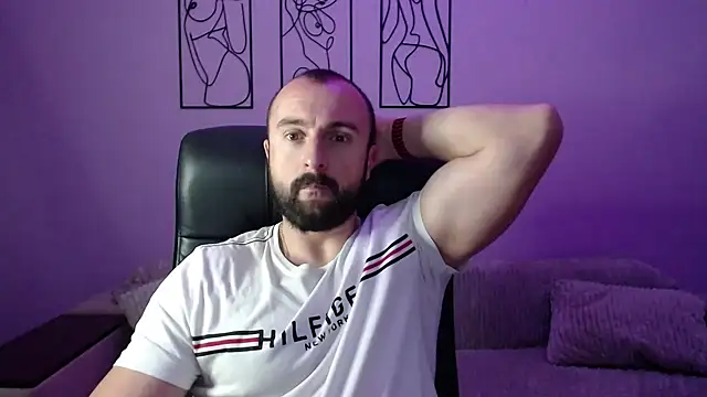 brindlefly6969 online show from October 13, 2025, 11:01 am