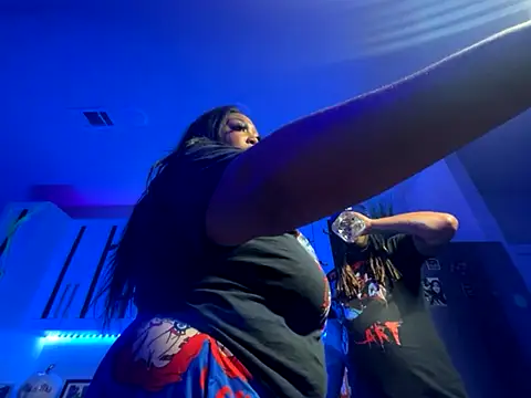 Snapshot of 4EVAGLACIERS chatting on October 31, 2025, 5:48 am 4EVAGLACIERS online show from October 31, 2025, 5:48 am