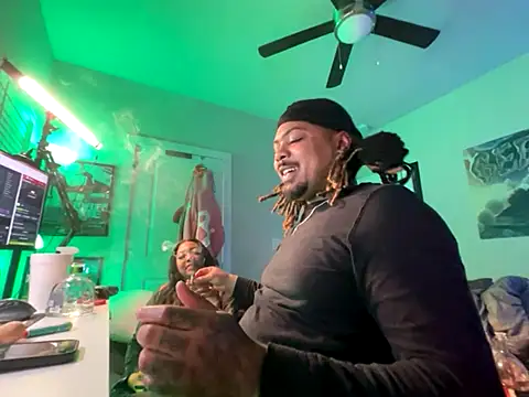 Snapshot of 4EVAGLACIERS chatting on November 18, 2025, 2:38 am 4EVAGLACIERS online show from November 18, 2025, 2:38 am