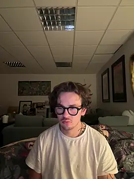 Snapshot of hardmecl chatting on December 13, 2024, 10:45 pm hardmecl online show from December 13, 2024, 10:45 pm