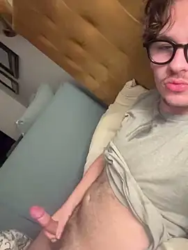 Snapshot of hardmecl chatting on March 3, 2025, 11:24 pm hardmecl online show from March 3, 2025, 11:24 pm