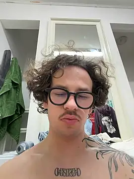 Snapshot of hardmecl chatting on March 16, 2026, 8:44 pm hardmecl online show from March 16, 2026, 8:44 pm