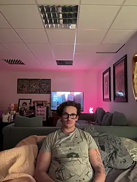 Snapshot of hardmecl chatting on January 5, 2025, 7:07 pm hardmecl online show from January 5, 2025, 7:07 pm