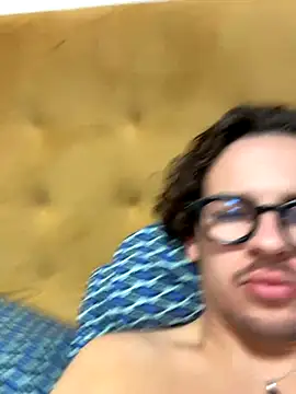 Snapshot of hardmecl chatting on October 24, 2025, 7:24 pm hardmecl online show from October 24, 2025, 7:24 pm