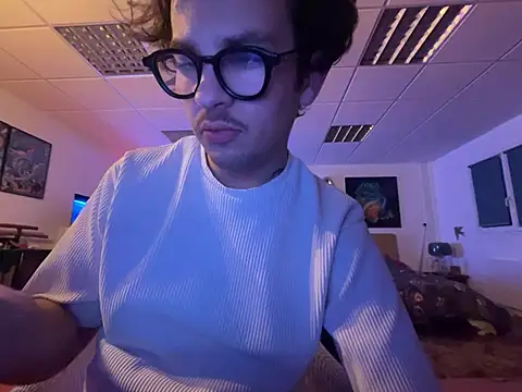 Snapshot of hardmecl chatting on March 16, 2025, 9:47 pm hardmecl online show from March 16, 2025, 9:47 pm