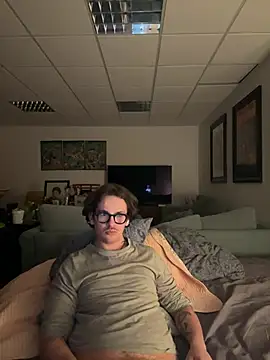 Snapshot of hardmecl chatting on January 14, 2025, 8:37 pm hardmecl online show from January 14, 2025, 8:37 pm