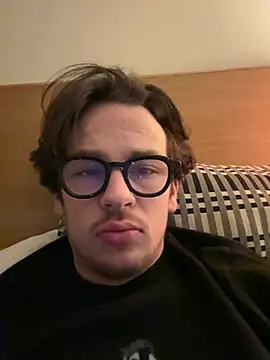 Snapshot of hardmecl chatting on March 12, 2025, 7:35 am hardmecl online show from March 12, 2025, 7:35 am