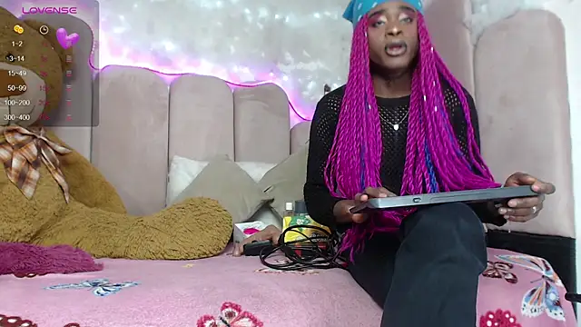 puca ebony online show from February 6, 2025, 4:25 pm