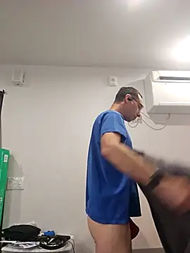 Iliketocooksquirt25 online show from March 19, 2026, 4:23 am