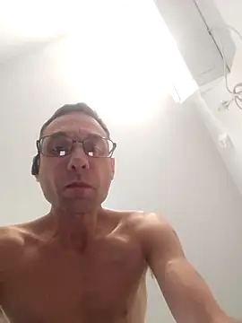 Iliketocooksquirt25 online show from May 11, 2026, 12:45 am