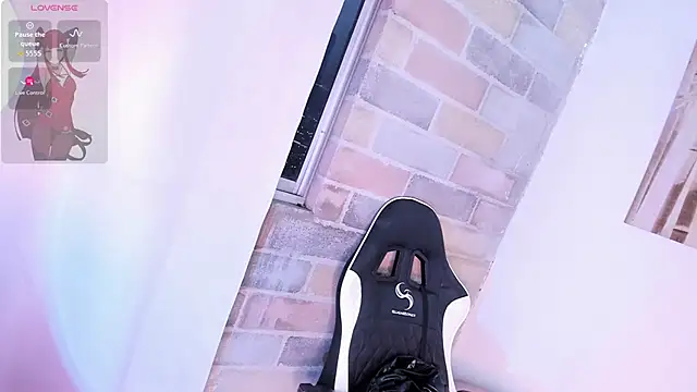 Im Scarlet online show from October 20, 2025, 11:05 pm