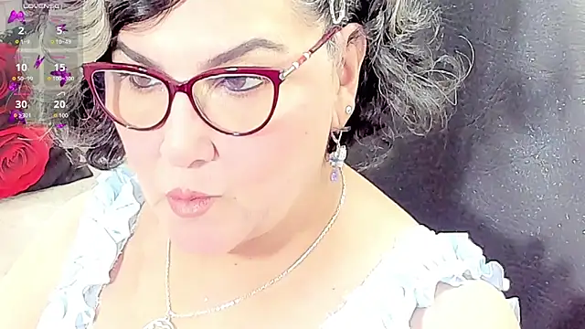 cataleya mom online show from May 4, 2026, 3:32 am