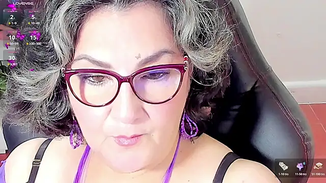 cataleya mom online show from November 5, 2025, 3:09 am