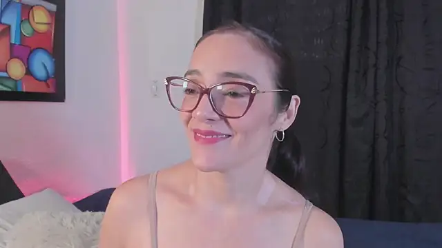 Jessica Herrera  online show from November 28, 2025, 9:48 pm