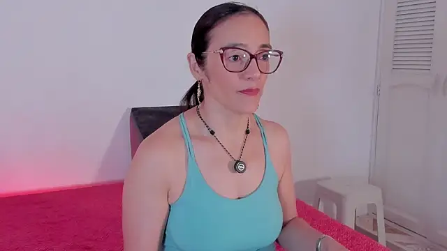 Jessica Herrera  online show from July 31, 2026, 1:21 pm