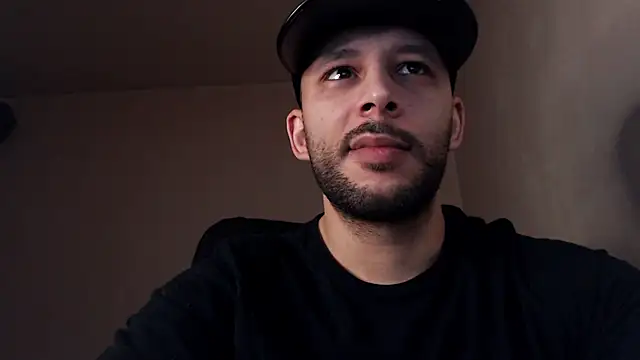 Snapshot of henryaxe chatting on November 5, 2025, 2:31 pm henryaxe online show from November 5, 2025, 2:31 pm