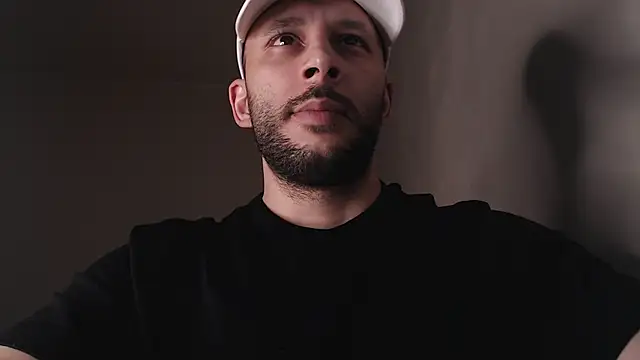 Snapshot of henryaxe chatting on November 10, 2025, 2:27 am henryaxe online show from November 10, 2025, 2:27 am