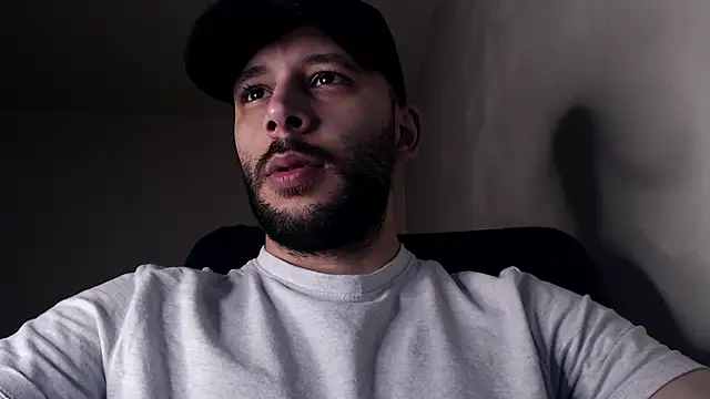 Snapshot of henryaxe chatting on November 16, 2025, 10:09 am henryaxe online show from November 16, 2025, 10:09 am