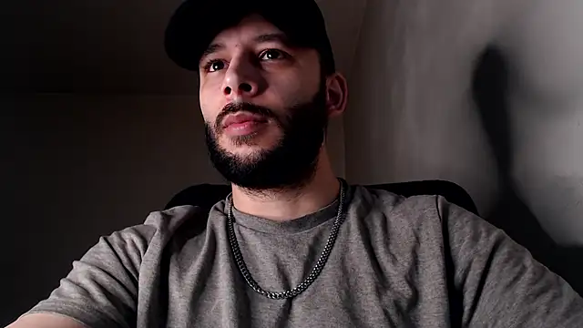 Snapshot of henryaxe chatting on December 1, 2025, 2:18 pm henryaxe online show from December 1, 2025, 2:18 pm