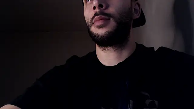 Snapshot of henryaxe chatting on November 14, 2025, 12:47 am henryaxe online show from November 14, 2025, 12:47 am