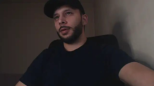 Snapshot of henryaxe chatting on October 13, 2025, 12:12 am henryaxe online show from October 13, 2025, 12:12 am