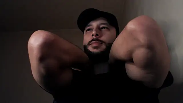 Snapshot of henryaxe chatting on October 24, 2025, 12:09 am henryaxe online show from October 24, 2025, 12:09 am