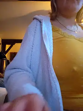 Snapshot of lady_charlyne chatting on December 10, 2024, 7:58 am lady charlyne online show from December 10, 2024, 7:58 am