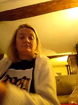 Snapshot of lady_charlyne chatting on February 25, 2025, 7:16 pm lady charlyne online show from February 25, 2025, 7:16 pm