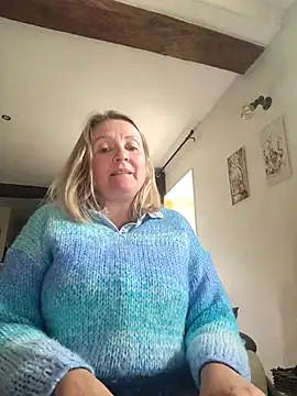 Snapshot of lady_charlyne chatting on February 27, 2025, 12:01 pm lady charlyne online show from February 27, 2025, 12:01 pm