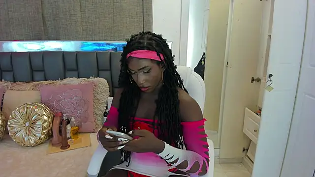 Snapshot of IsseyMz chatting on January 30, 2025, 4:58 am IsseyMz online show from January 30, 2025, 4:58 am