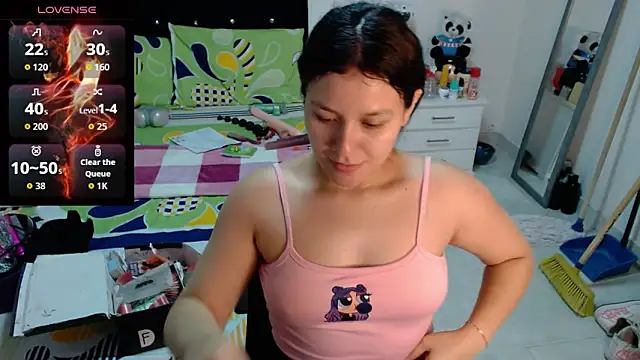 Snapshot of soniafuckboobs chatting on June 18, 2026, 12:32 pm soniafuckboobs online show from June 18, 2026, 12:32 pm
