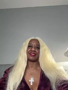 Snapshot of BreanaDivine chatting on February 22, 2025, 2:06 am BreanaDivine online show from February 22, 2025, 2:06 am