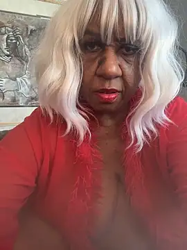 Snapshot of BreanaDivine chatting on March 29, 2026, 4:19 pm BreanaDivine online show from March 29, 2026, 4:19 pm