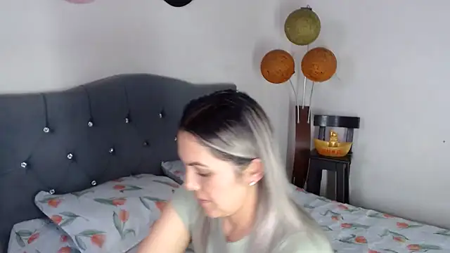 Snapshot of Chantal_hott chatting on May 28, 2026, 8:04 pm Chantal hott online show from May 28, 2026, 8:04 pm