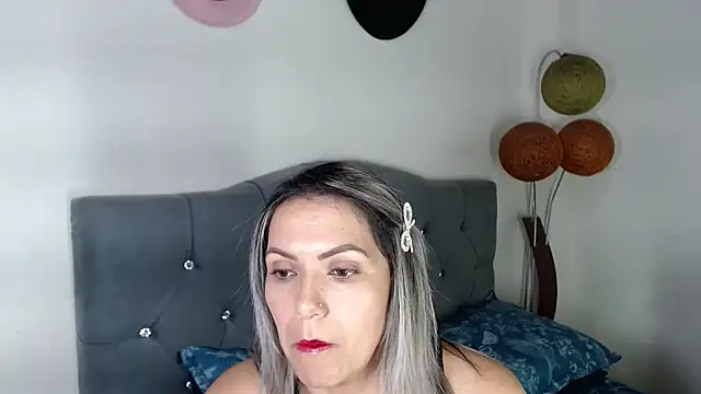 Snapshot of Chantal_hott chatting on May 7, 2026, 6:33 pm Chantal hott online show from May 7, 2026, 6:33 pm