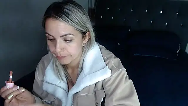 Snapshot of Chantal_hott chatting on March 8, 2026, 2:04 am Chantal hott online show from March 8, 2026, 2:04 am