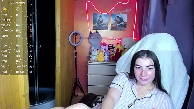 Snapshot of Fiery_Brunette_ chatting on October 15, 2025, 8:11 am Fiery Brunette online show from October 15, 2025, 8:11 am