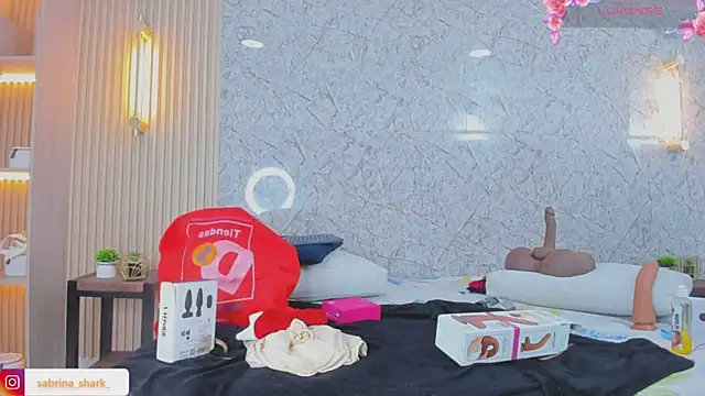 sabrina shark  online show from December 4, 2025, 3:16 am